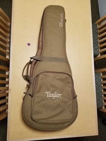 Guitar case (Taylor GS Mini case) 1
