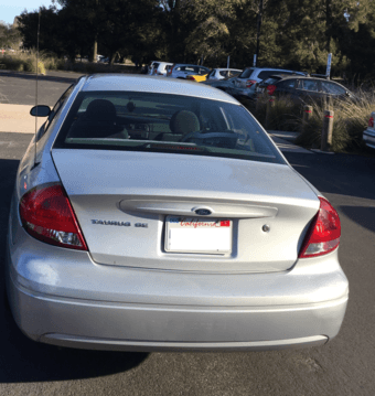 2006 Ford Taurus SE family car 2