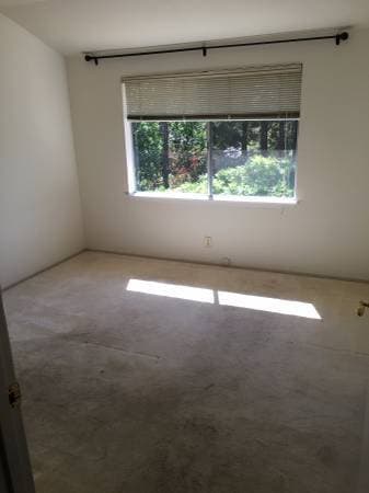 Available from Mar 31 : Lease Free & Fully Furnished Room 3