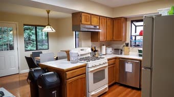 $1000 Shared Master Bedroom (15 minutes from Stanford) 2