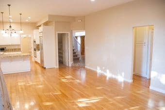 Live with fun roommates near downtown MV.15 min drive to Stanford! 3