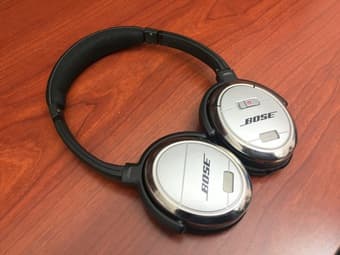 Bose QuietComfort 3 Noise Canceling Headphones in Great Condition 2
