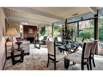 Beautiful house with young professionals. 13 min driving to Stanford! 2