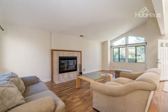 Private spacious room in beautiful house. 20 min Biking to Stanford! 2
