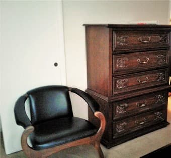 Room in a house in Belmont 2