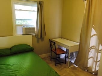 1B1B1LR furnished studio next to Stanford 1