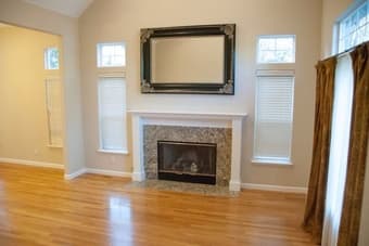 Gorgeous house and professional housemates. 16 min Drive to Stanford! 2