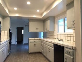 Look for housemates to live in spacious house. 6 min drive to Stanford 1