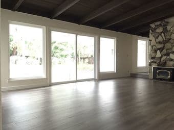 Look for housemates to live in spacious house. 6 min drive to Stanford 2