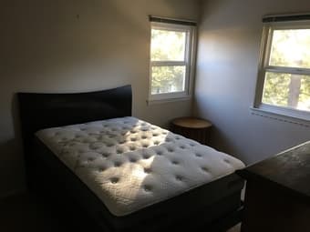 Room in a house in Belmont 1