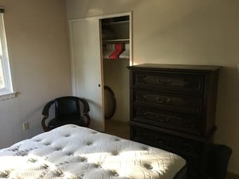 Room in a house in Belmont 2
