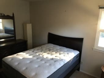 Room in a house in Belmont 3