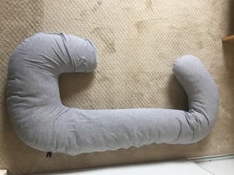 SNOOGLE pregnancy body pillow + grey zipper cover 1