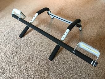 Pull up bar 1