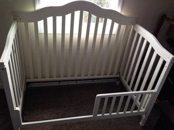 baby crib 2