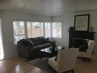 Furnished Room w/ Great Light in Lovely Rental Home in Belle Haven :) 3