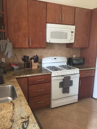 Mission, SF room available in a 3 bedroom/1 bathroom apartment 2