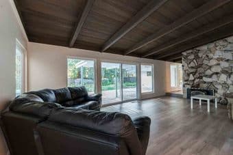 Look for housemates to live in spacious house. 7 min drive to Stanford 1