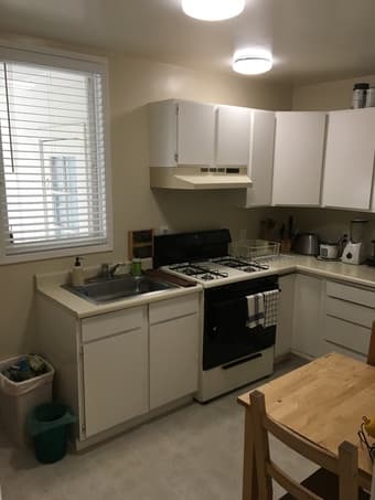 Room in perfect location cute apartment 3