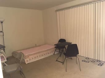 一室一厅续租 (整租 从3月23号到3月31日 日期灵活可变)，位于palo alto，grant ave。 2