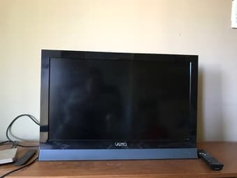 Moving sale - Vizio TV 26’’ 1