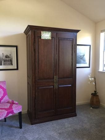 [Palo Alto] China Cabinet $150, Armoire 2
