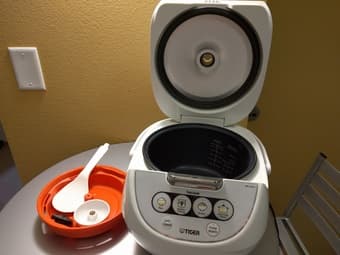 Tiger rice cooker/steamer, Tonze electric stew pot, herbal pot, heater 1