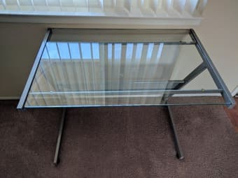 glas desk 1