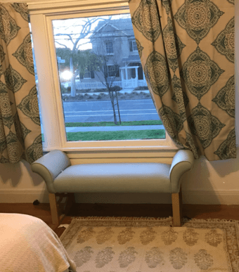 Hopechest / ottomon/ bench footer 1