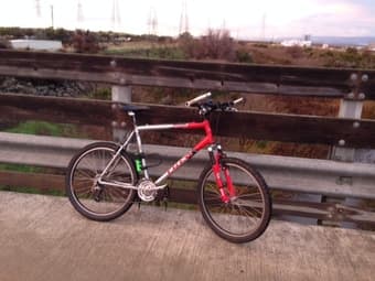Big TREK mountain bike + lock - ideal for 6'0 or around - MUST GO NOW 1