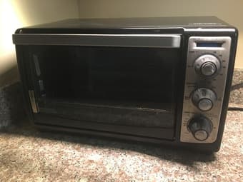 Black & Decker Toast-R-Oven convection toaster oven 2