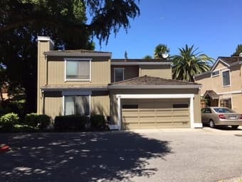 House that is perfect for young professional, grad student, or fellow 1