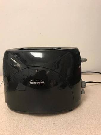 Sunbeam 2-Slice Toaster 1