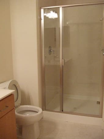 Bedroom w/ Ensuite Bathroom, Private Entrance & Kitchenette (PaloAlto) 2