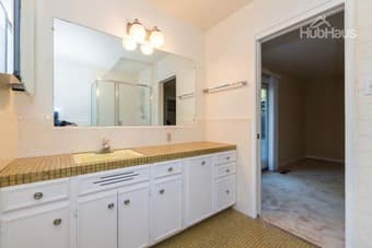 Gorgeous house with young professionals. 10 min biking to Stanford! 3