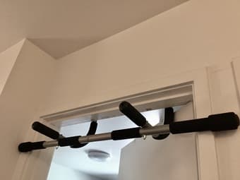 Over the door Pull up bar 1