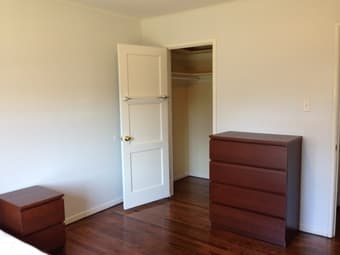 Looking for roommate! Large room in nice EPA home 2