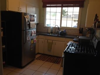 Looking for roommate! Large room in nice EPA home 3
