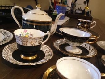 Authentic Fine Bone China Black Gold 21 piece Tea Set - Perfect! 2