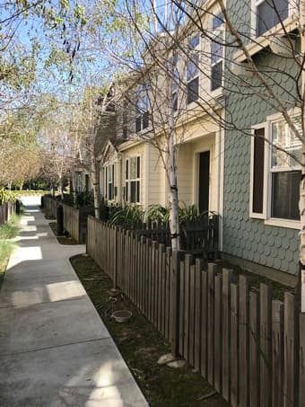 Sunnyvale townhouse 短租. 安静舒适整洁，靠近火车站 1