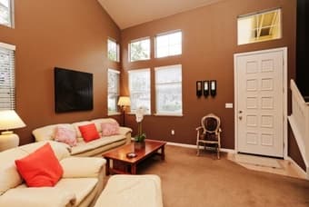 Sunny bedroom near Diridon station- available May 1- $931 1