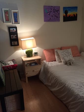 Room available in lovely apartment near Stanford! 1