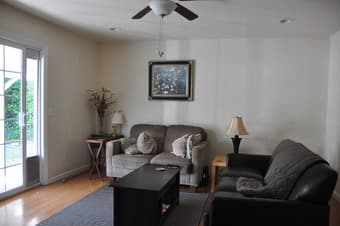 Private room in 4 bdrm House 2 bath House in EPA move in June 1. 3