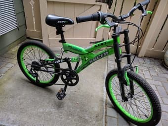 For sale: 20" Kent Dirt DS Boys' Mountain Bike. Green 1