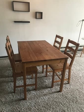 Dining table with four chairs 1