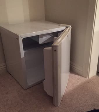 Minifridge in Excellent Condition $20 OBO 1