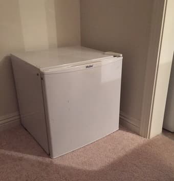 Minifridge in Excellent Condition $20 OBO 2