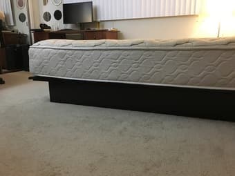 Complete Queen Bed, Excellent Condition $100 OBO 2