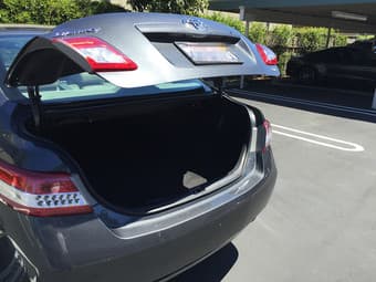 2010 Toyota Camry LE, Clean Title, very good condition 3