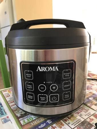 Moving sales: Rice cooker, Table, LED lamp, hanger, helmet 2